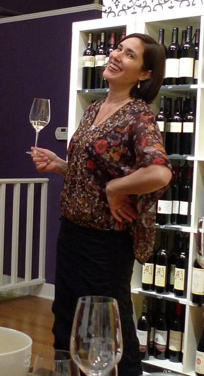 Holding a wine glass the Sassy Way, Diana Hamann