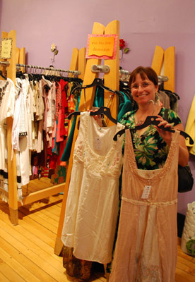 Trying on dresses with NEW - photo by www.NetworkHoncho.com